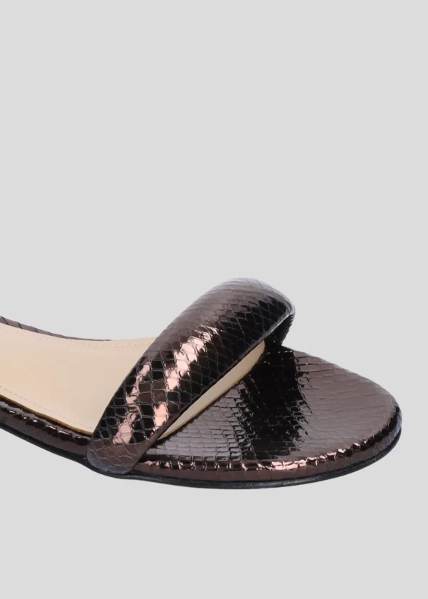 AMY FLAT