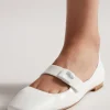 LOLA FLAT