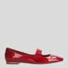 LOLA FLAT
