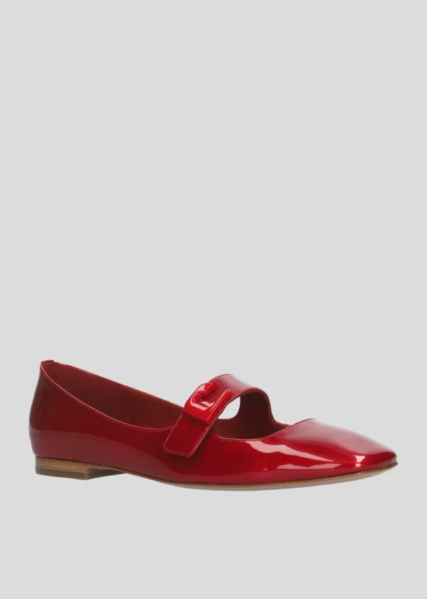 LOLA FLAT