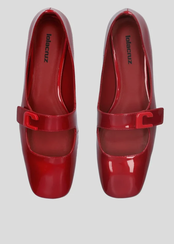 LOLA FLAT