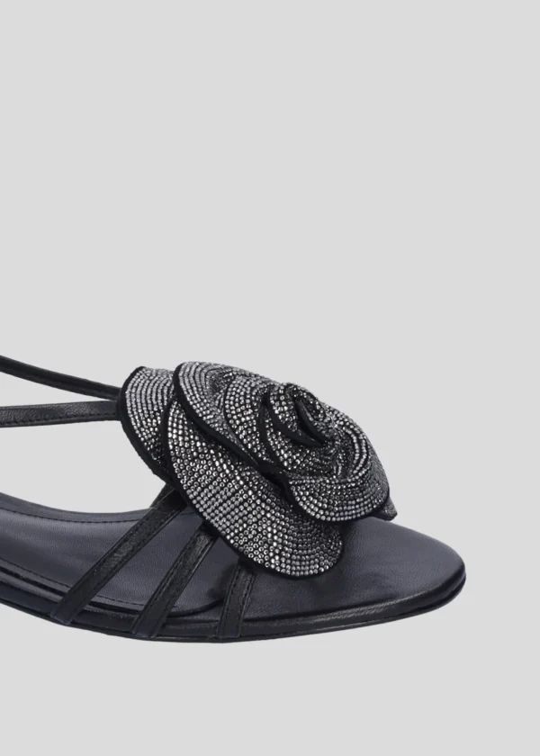 ROSE FLAT